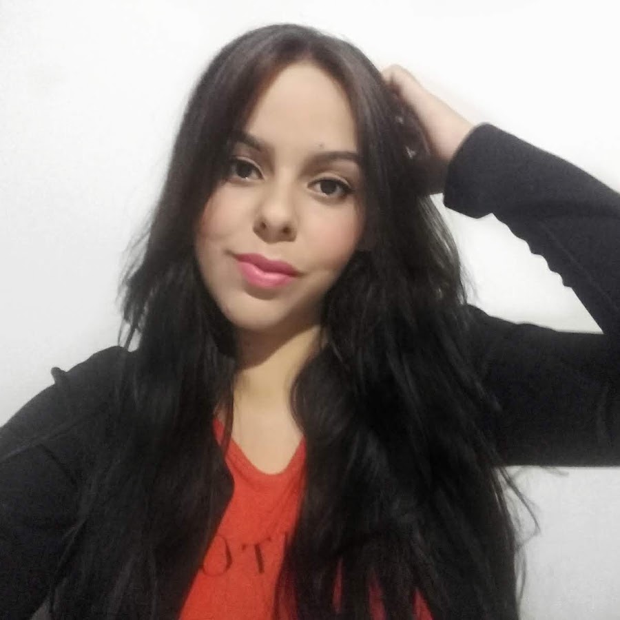 Beatriz Medeiros YouTube channel avatar