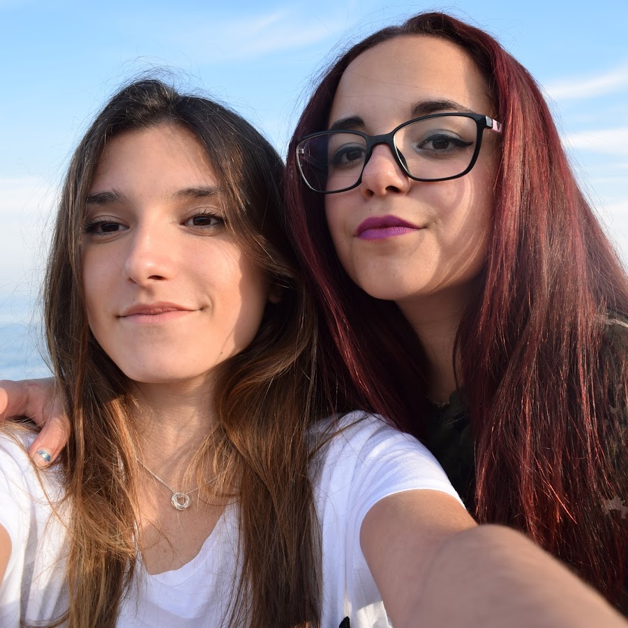 Alba & Maria YouTube channel avatar