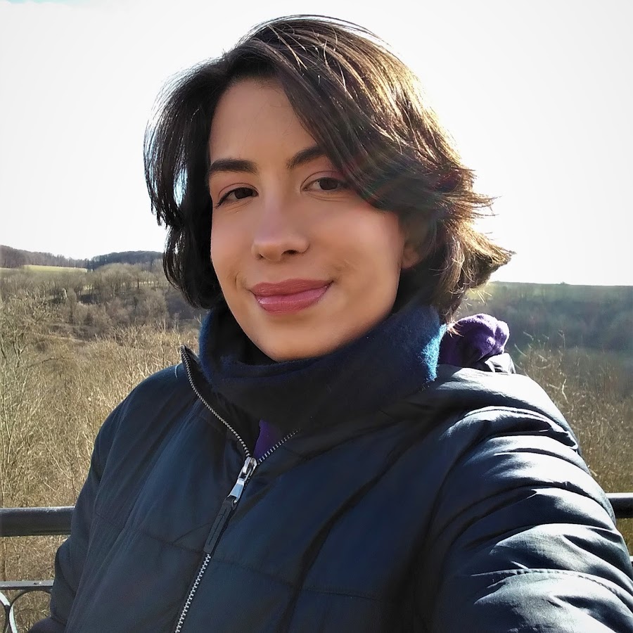 Mariana Rocha YouTube channel avatar