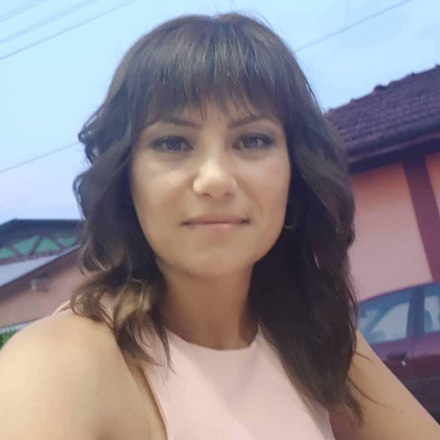 Daniela Aleksandrova رمز قناة اليوتيوب