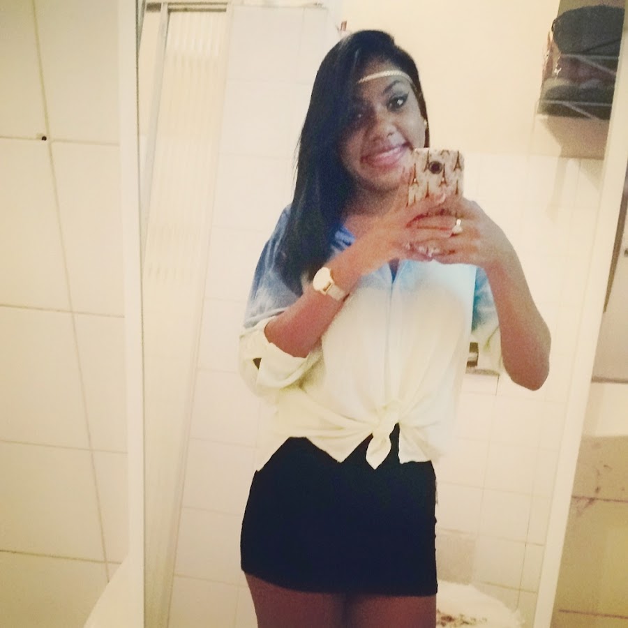 Juliana Vieira YouTube channel avatar