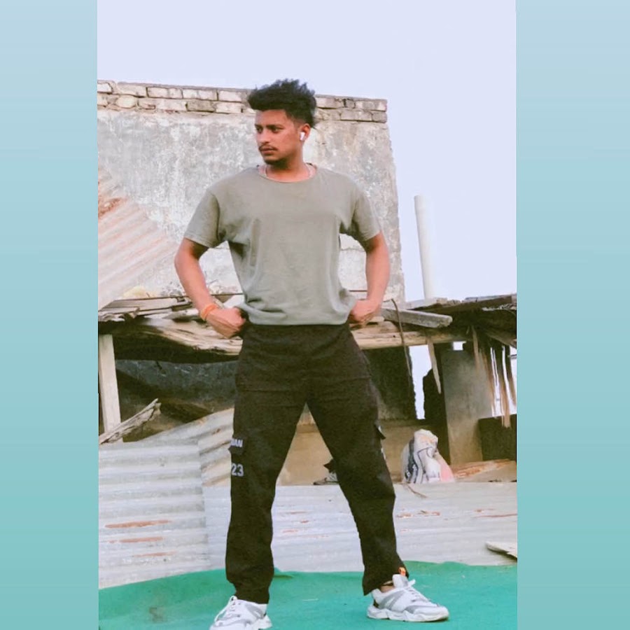 The Sushant Giri YouTube channel avatar