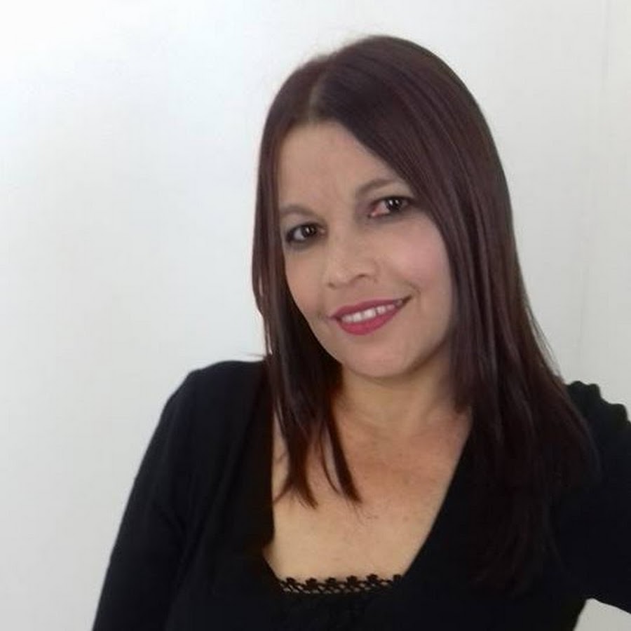 Celia Correa YouTube channel avatar
