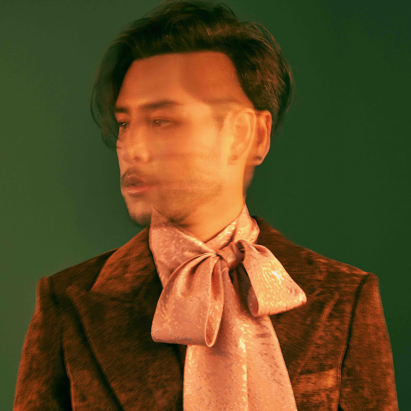 Tom Isara - 網紅的藏寶箱 