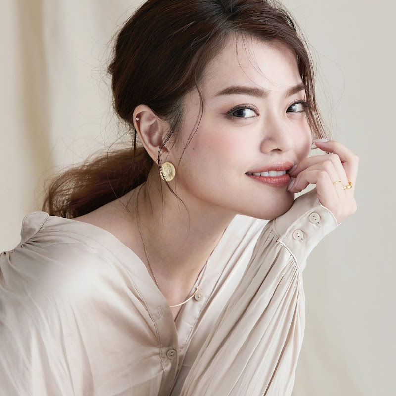 Blaire Chen - 網紅的藏寶箱 