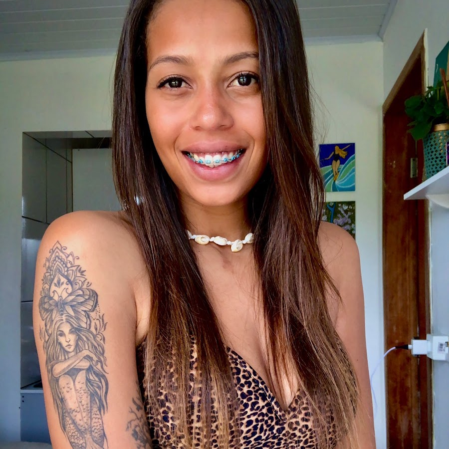 Thais Nascimento YouTube channel avatar