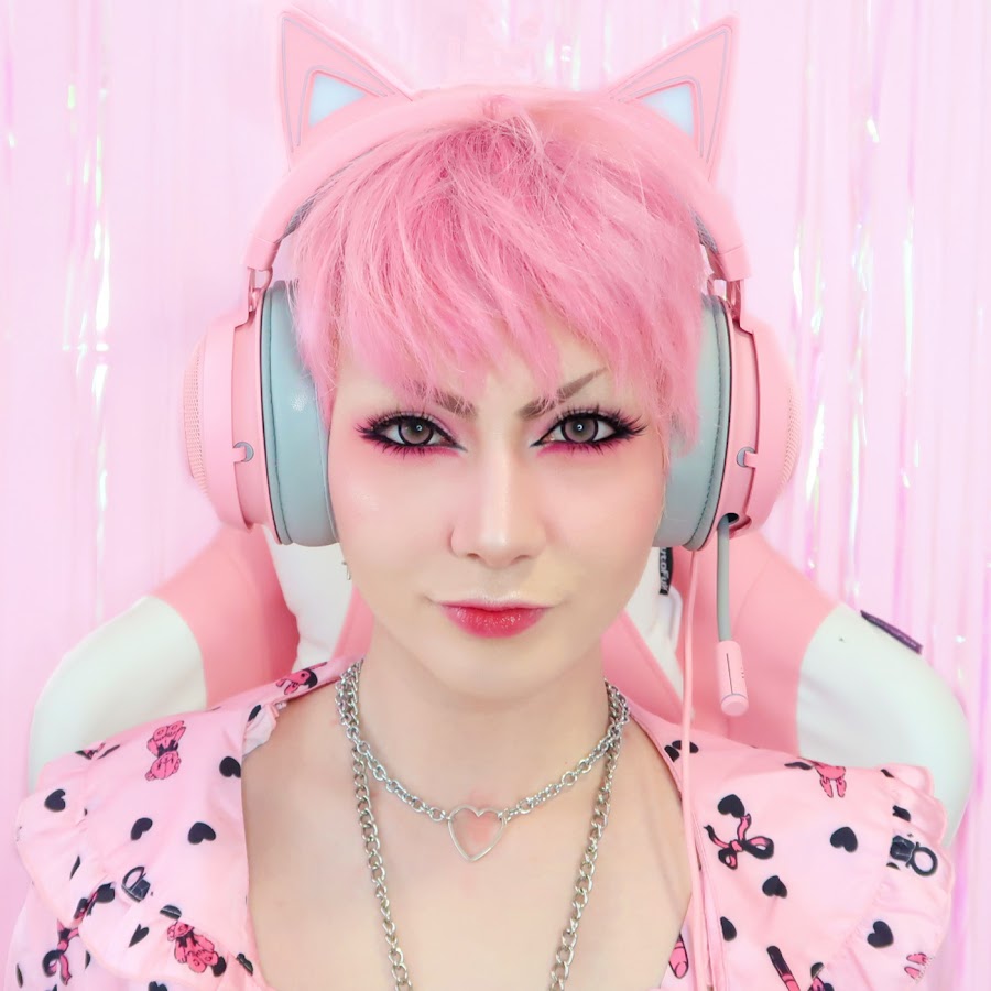 Kaoru Kitsune YouTube channel avatar