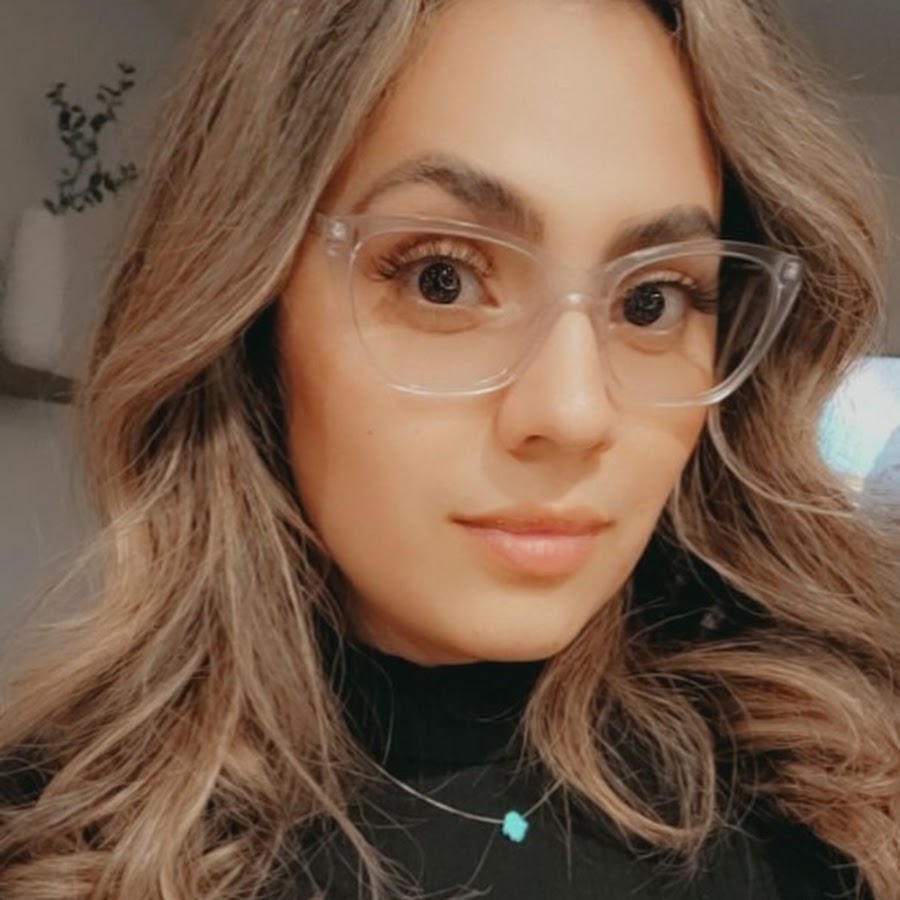 Yesenia Estrella De Anda YouTube channel avatar