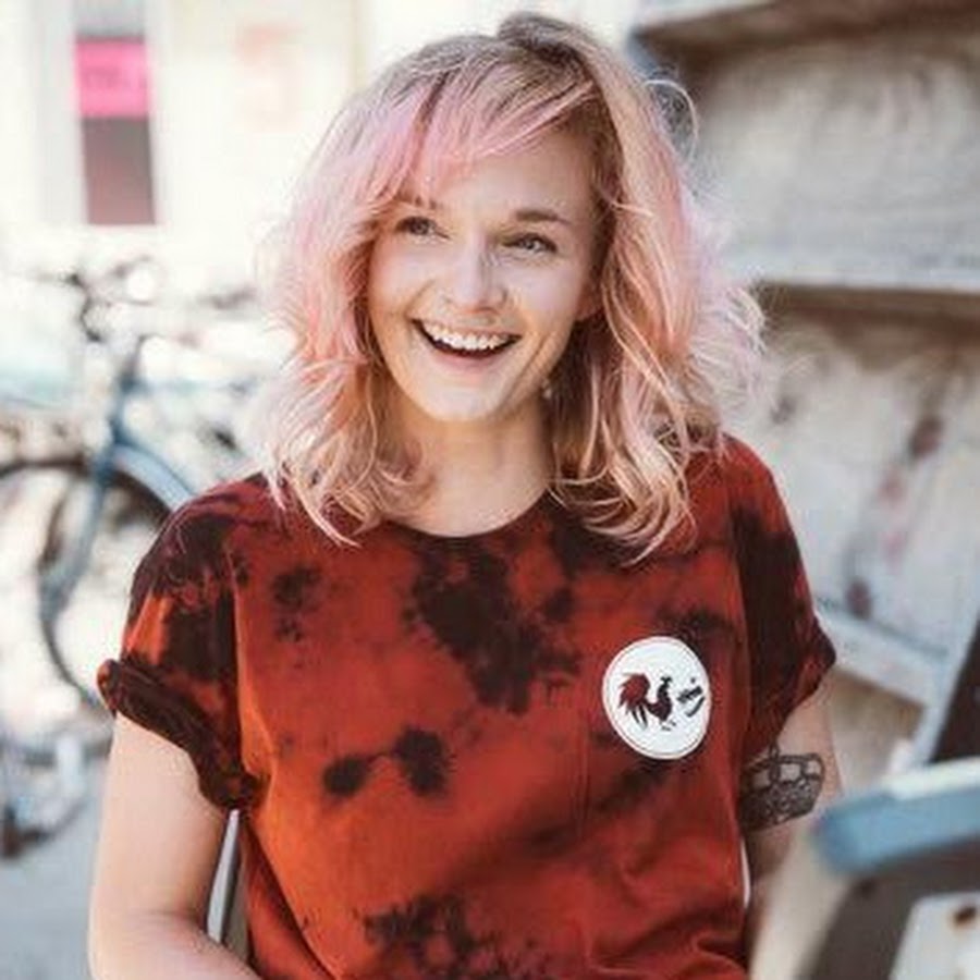 Ellie rooster teeth