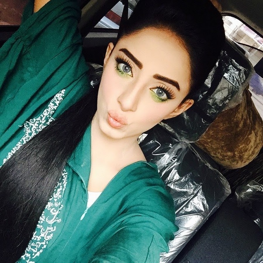 Sania Khan YouTube channel avatar