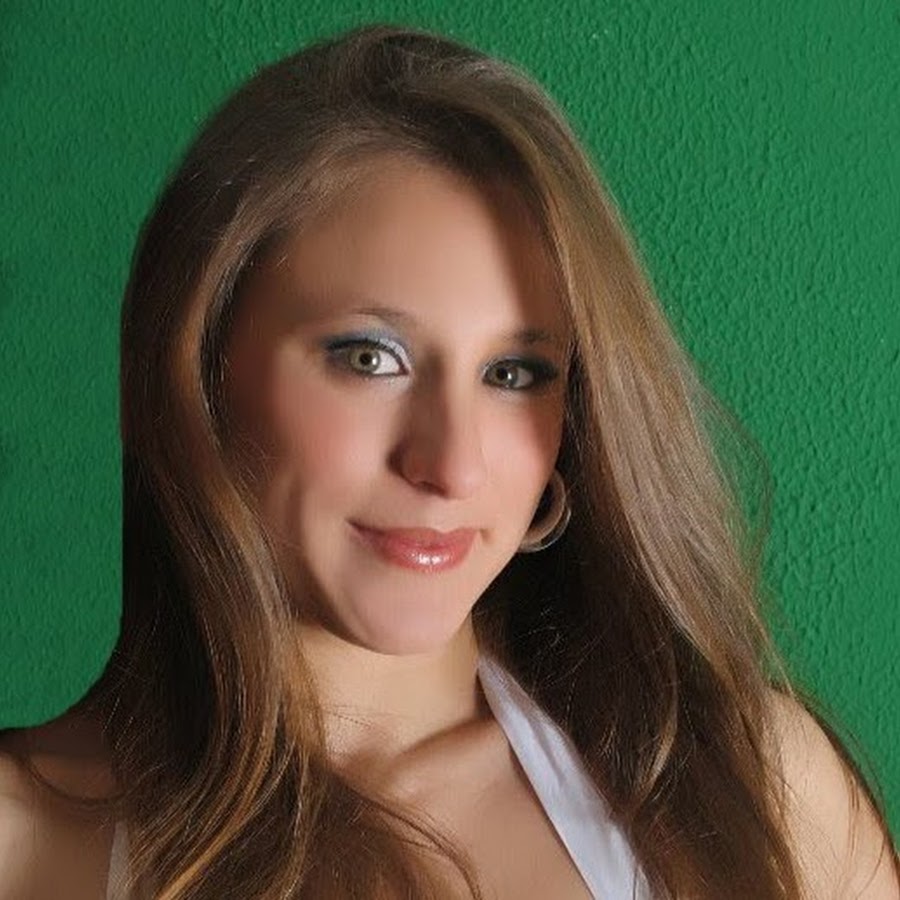Renata Valim YouTube channel avatar