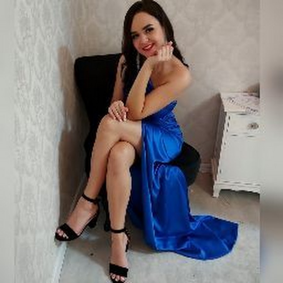 Cristina Latcu YouTube channel avatar