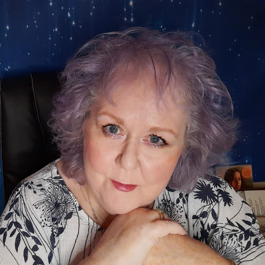 Colette Clairvoyant YouTube channel avatar