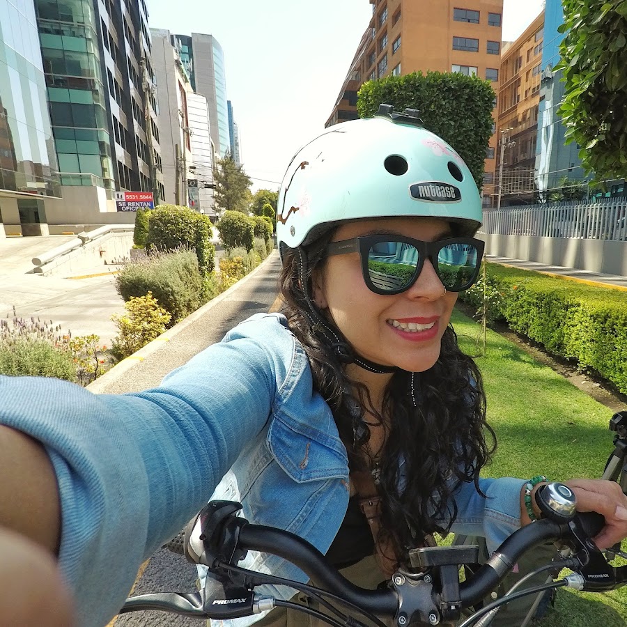 Maya en Bici رمز قناة اليوتيوب