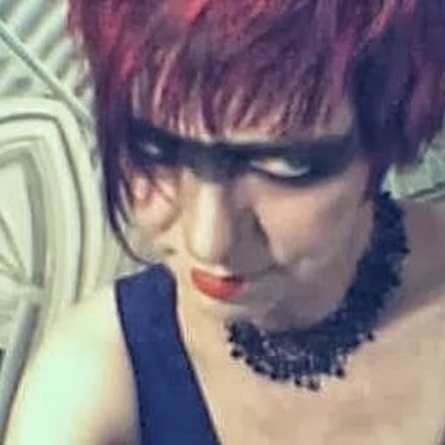 Diana Davison YouTube channel avatar