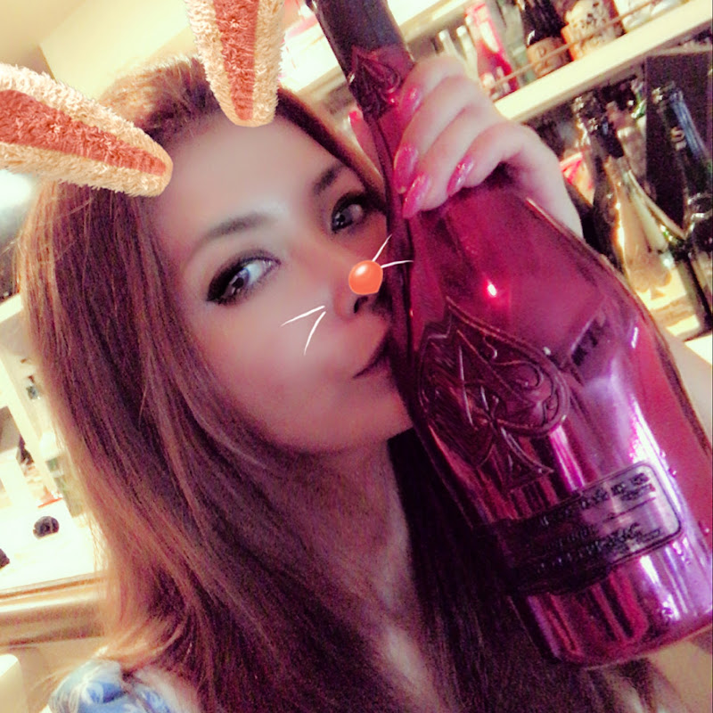 あいちゃん寝る - 網紅的藏寶箱 