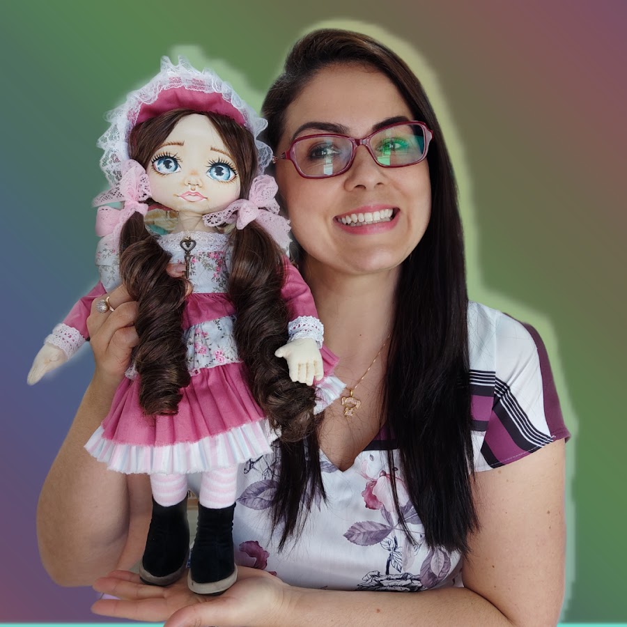 Flavia Queiroz Bonecas de pano com pintura YouTube channel avatar