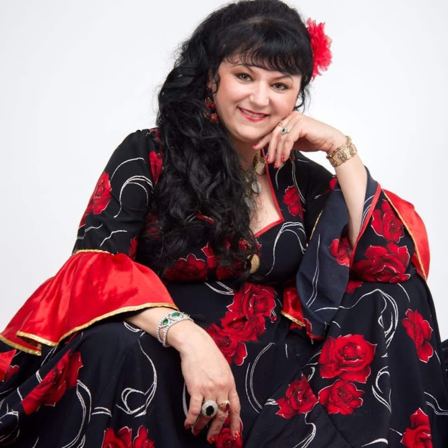 Песня цыганка черная. Стеша Солдатова цыганская певица.
