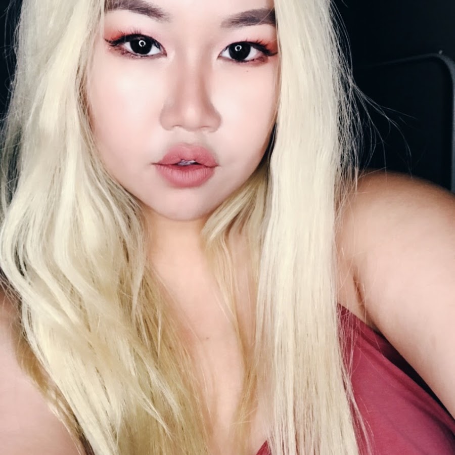 Avon Nguyen YouTube channel avatar