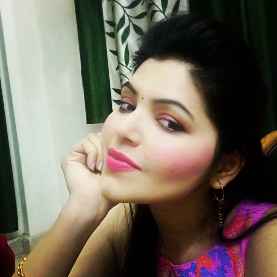 Naina The BeautyGal