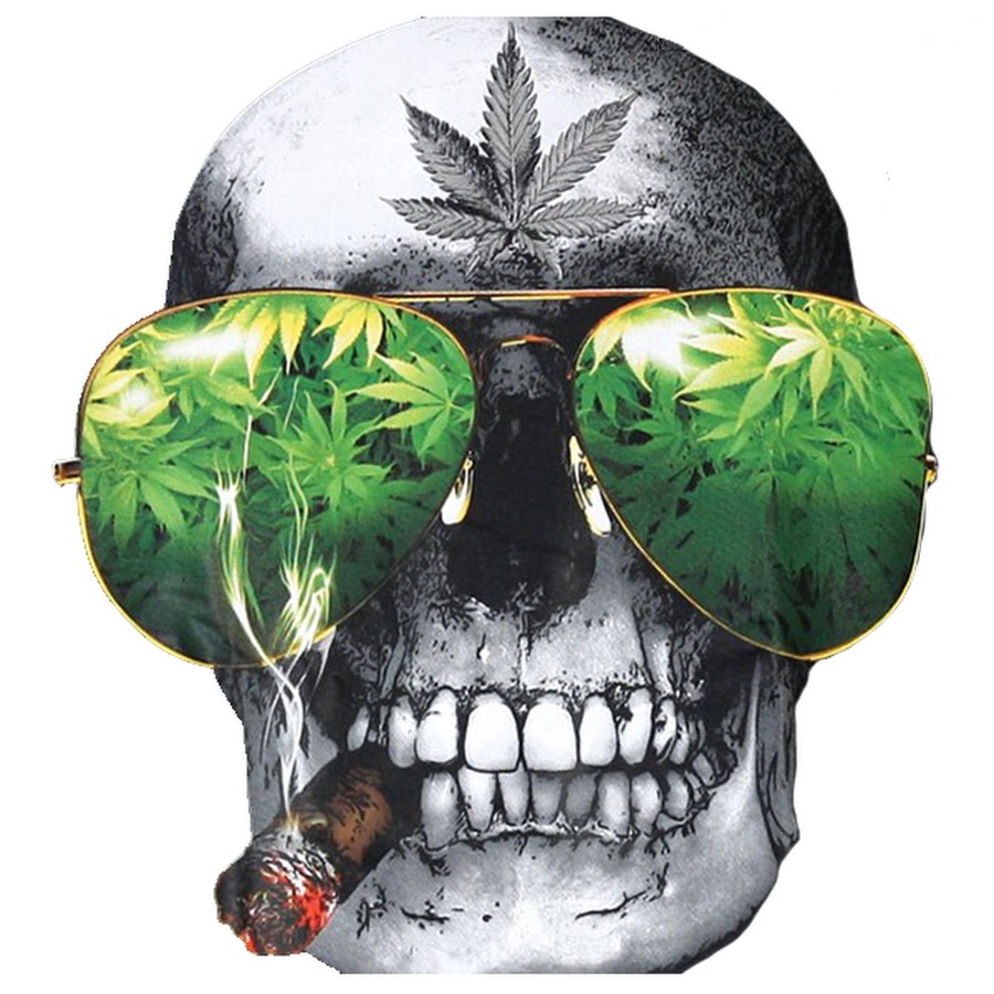 череп с марихуаной