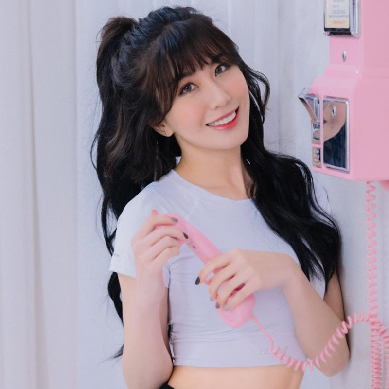 Niya 妮婭 - 網紅的藏寶箱 