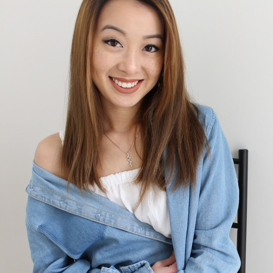 Vivian Zhu (xxnaivivxx) YouTube channel avatar