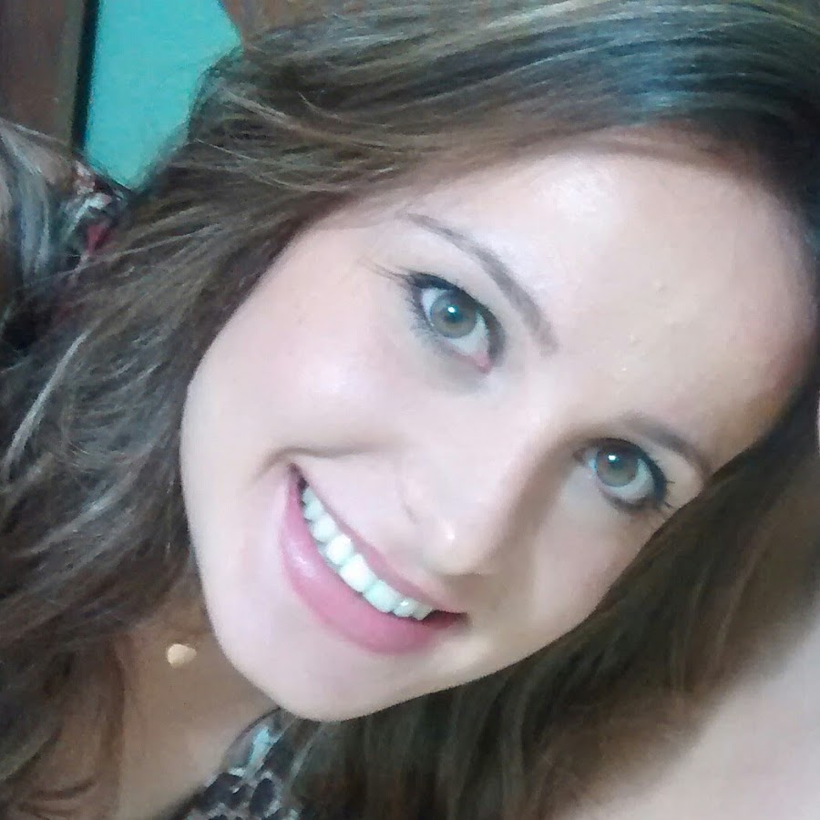 Camila Bissaro YouTube channel avatar