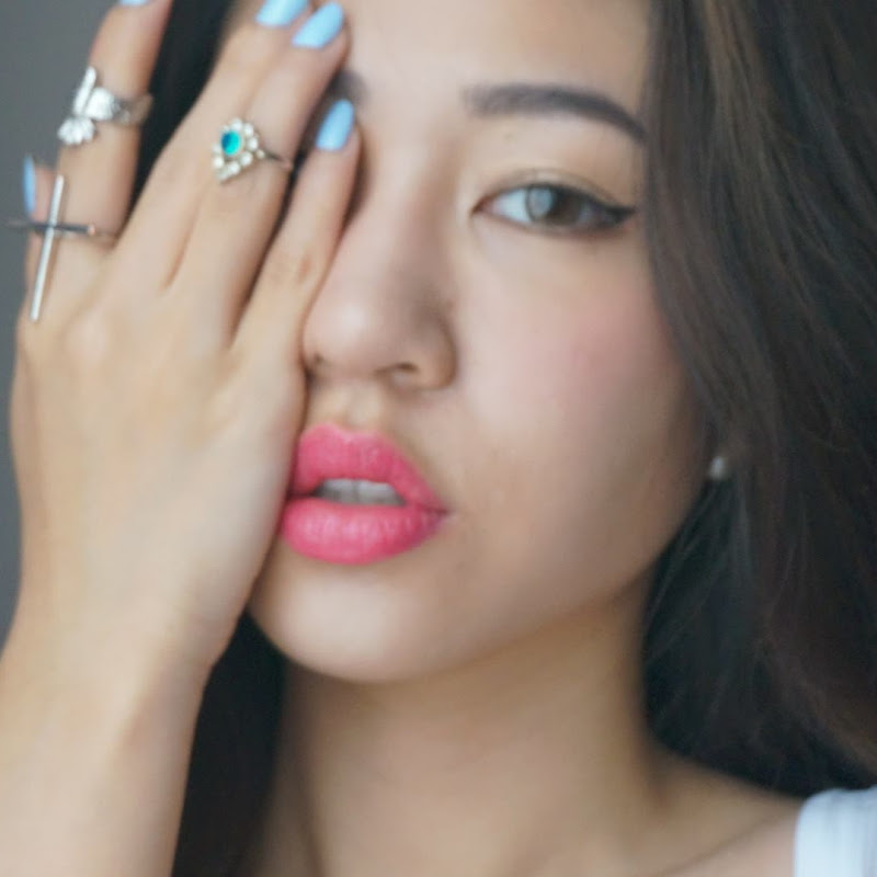 Vivi Lo - 網紅的藏寶箱 