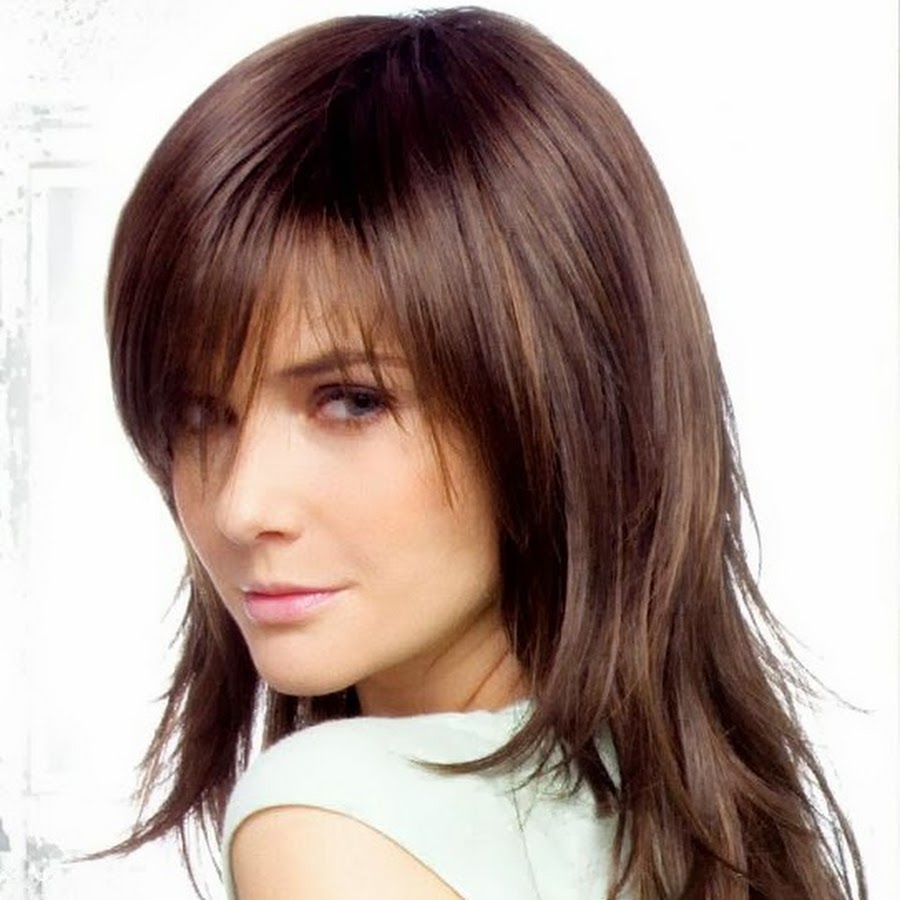 Стрижка Каскад лесенка итальянка. Каскад от макушки на средние волосы. Стрижки женские на длинные волосы. Ступенчатая стрижка на длинные волосы с челкой