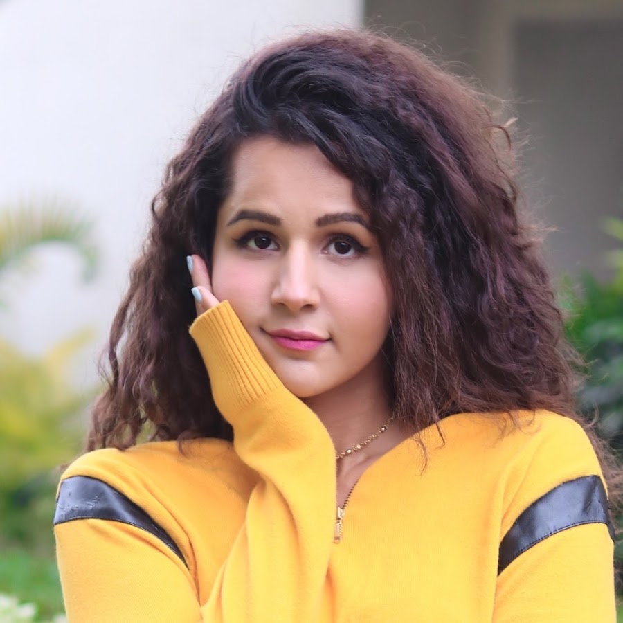 Radhika Bangia YouTube channel avatar