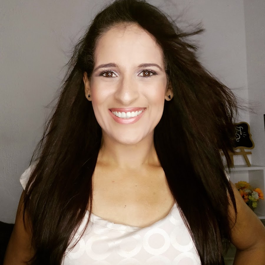 The Raquel Mota YouTube channel avatar