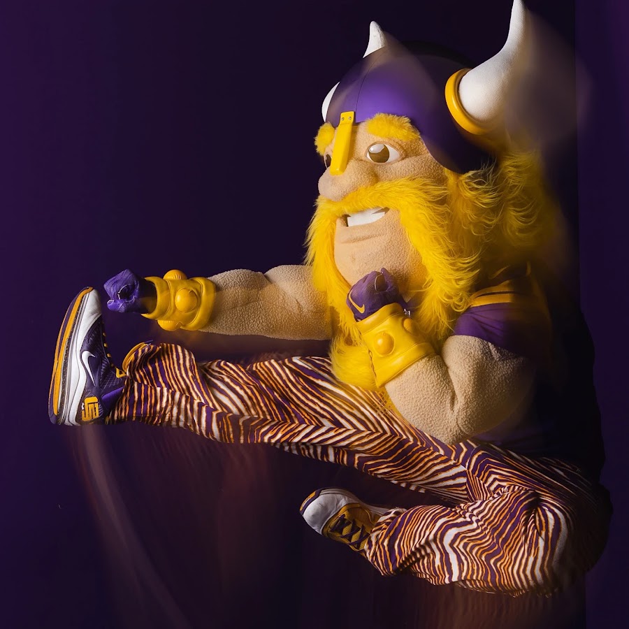 Não é a mesma coisa que um doidão de moto, mas até que ficou legal a nova mascote do Minnesota Vikings.