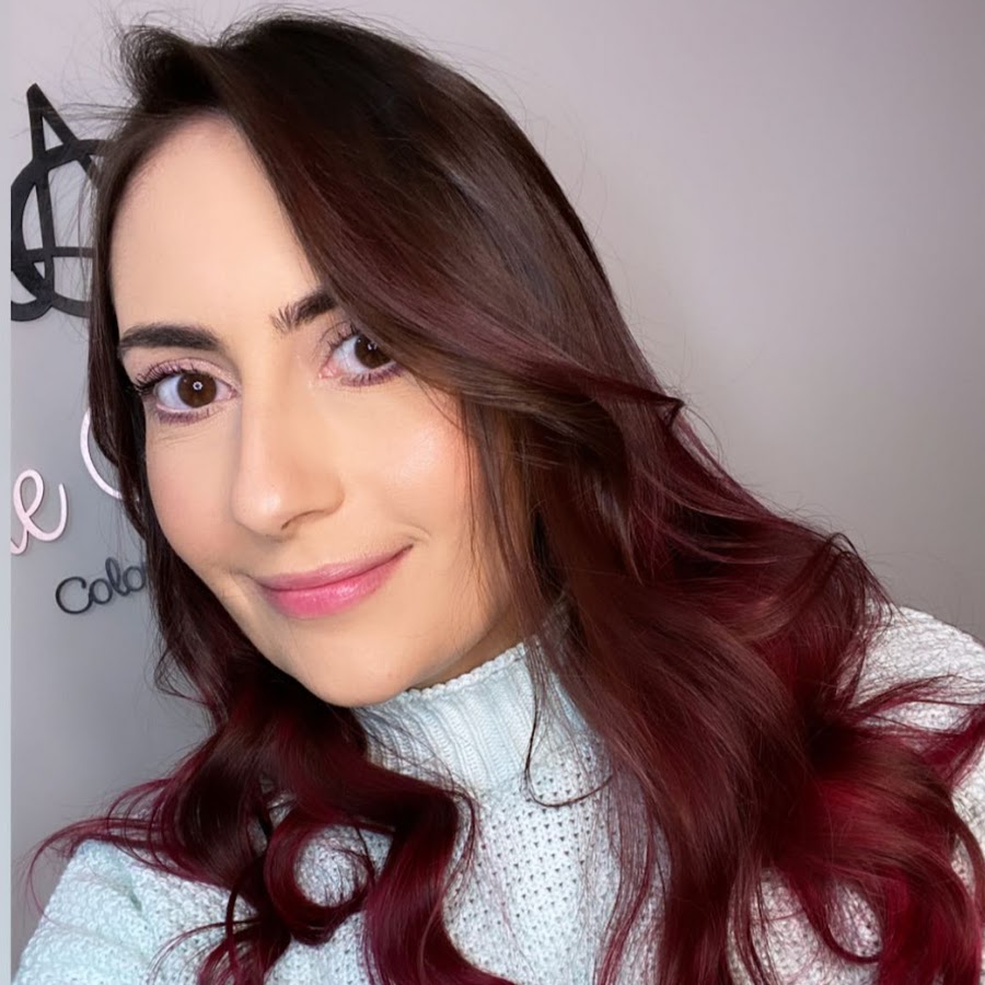 Mariana Granado YouTube channel avatar