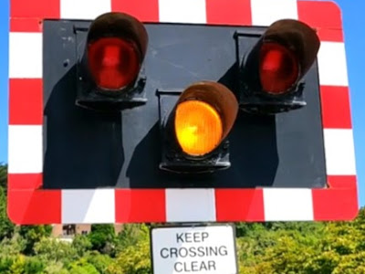 [最も選択された] level crossing uk 163407-Level crossing uk youtube