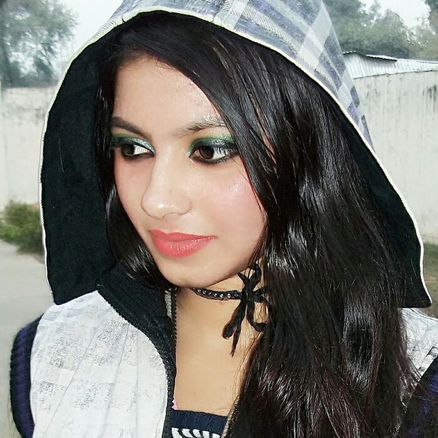 Akanksha Srivastava رمز قناة اليوتيوب