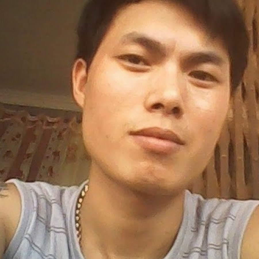Huyen Bui YouTube channel avatar