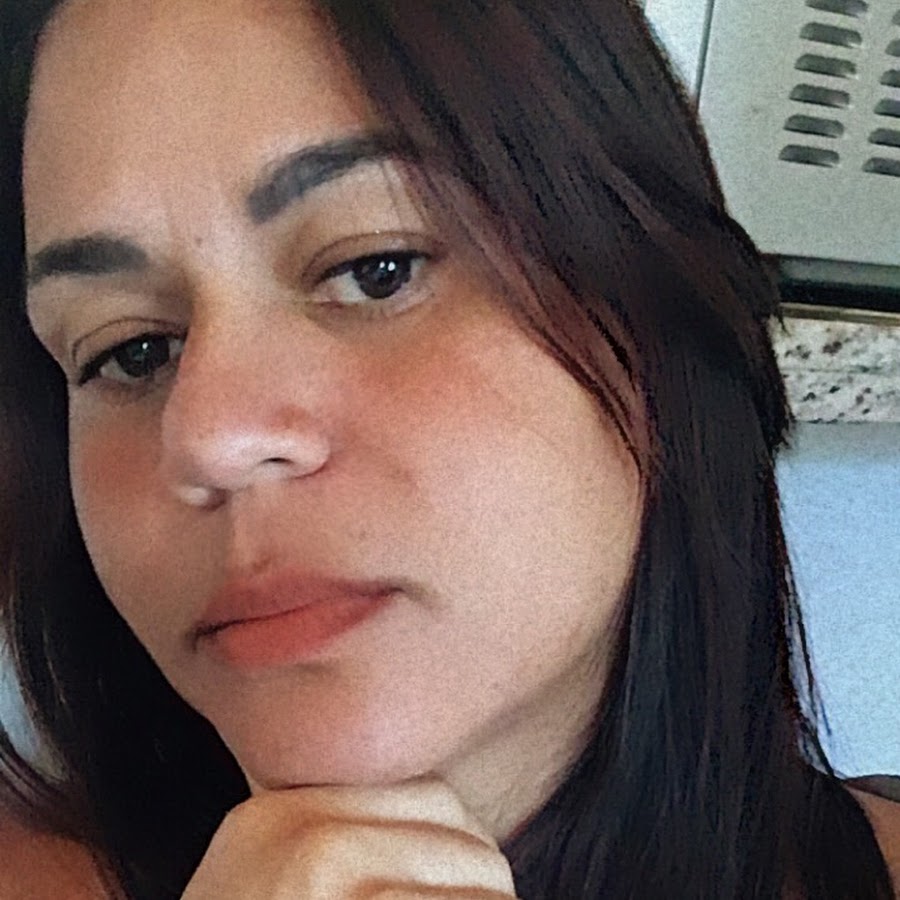 Alexandra Rodrigues YouTube channel avatar
