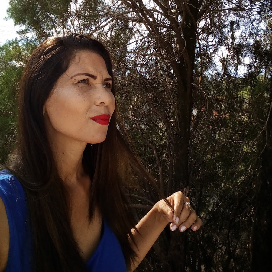 Fernanda Alacrino YouTube channel avatar