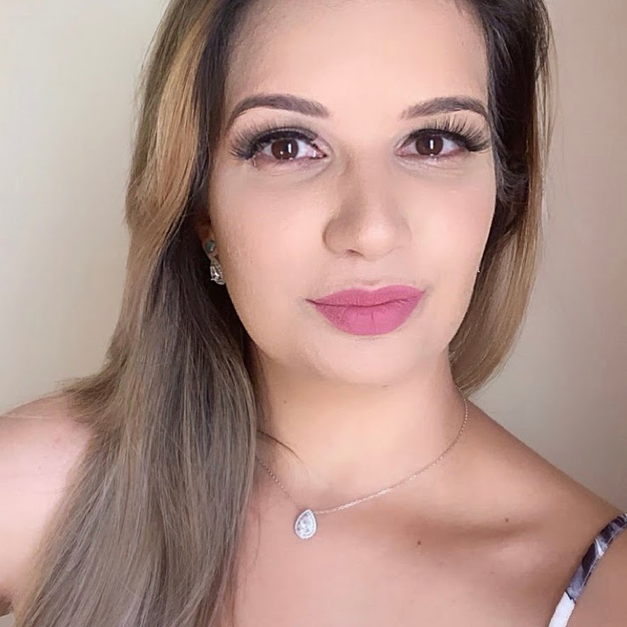 Mariana Melo YouTube channel avatar