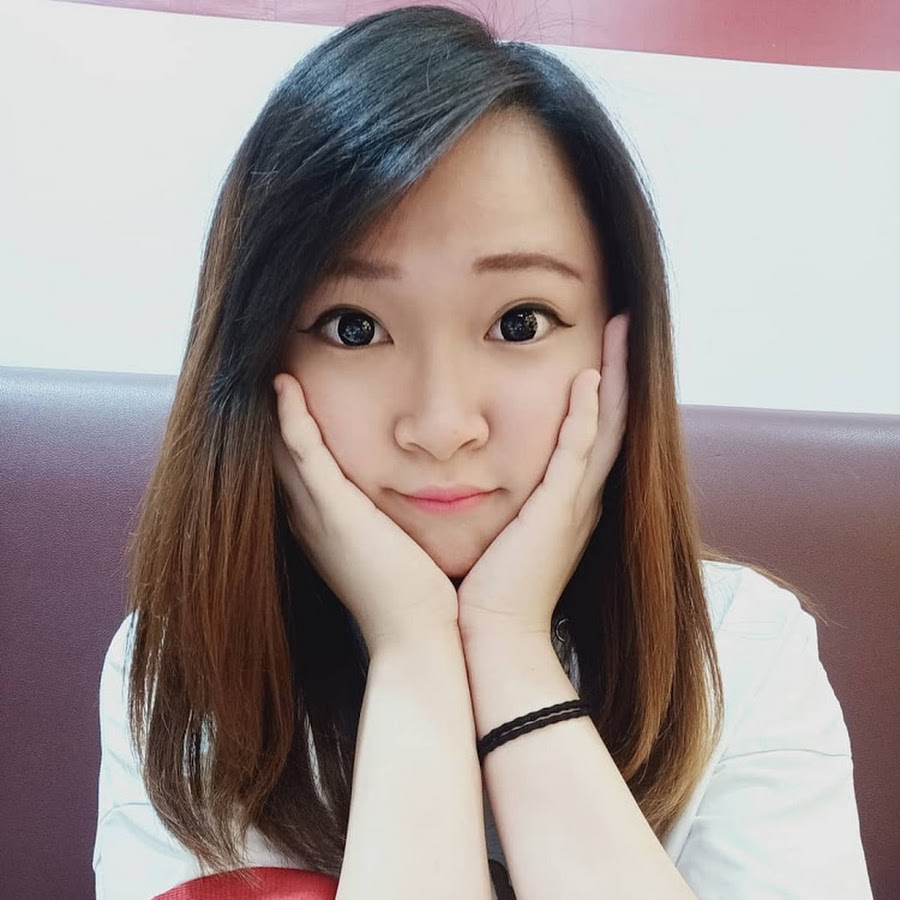 Momo Chan YouTube channel avatar