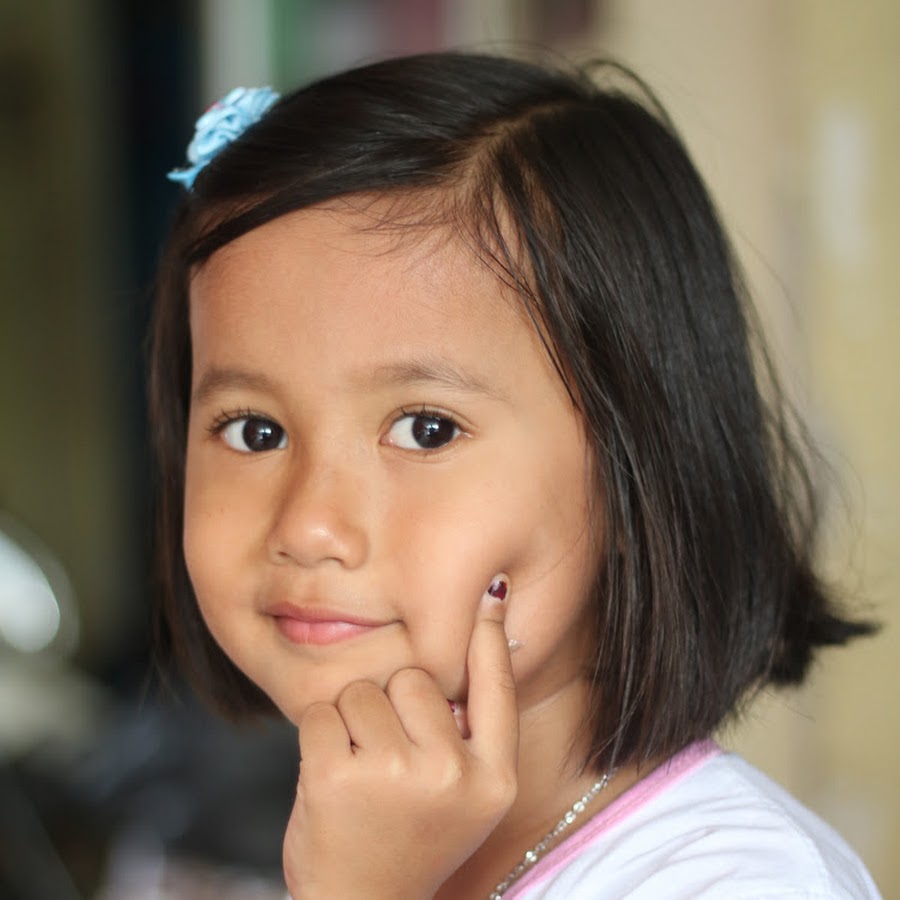 Naila Putri TubeHD YouTube channel avatar
