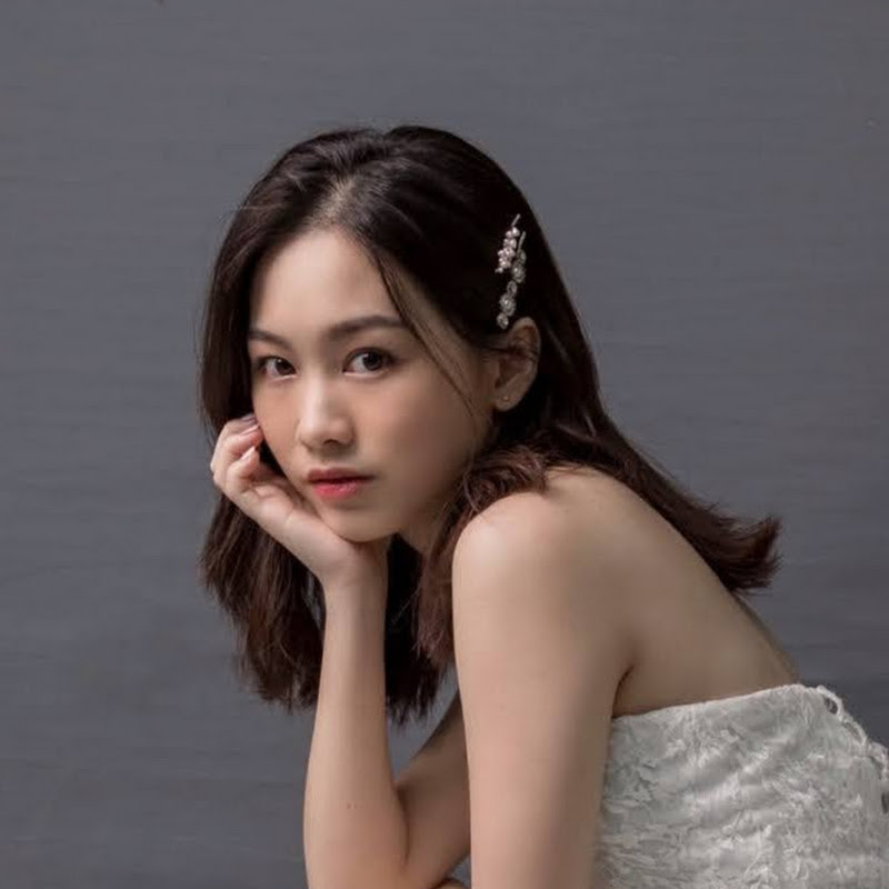 Elaine Hyun - 網紅的藏寶箱 