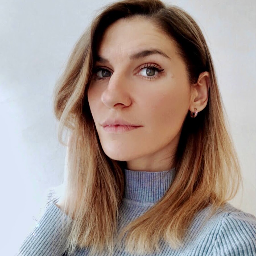 Victoria Saftiuk YouTube channel avatar