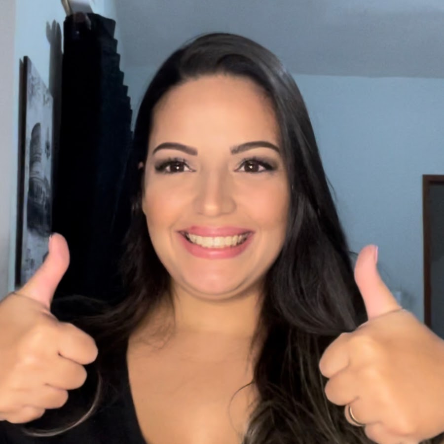 Juliane Marques YouTube channel avatar