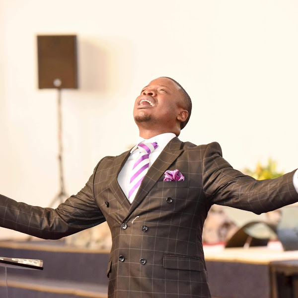 Prophet Shepherd Bushiri Wife / Hawks Pounce On Prophet Bushiri Wife : Prophet bushiri founded the enlightened christian gathering for which he is the head pastor.