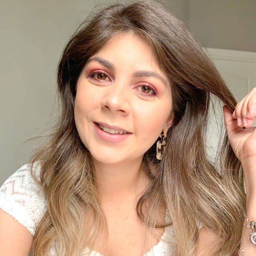 Maria Lima YouTube channel avatar
