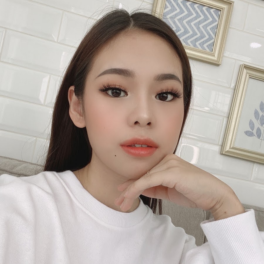 Molita Lin YouTube channel avatar