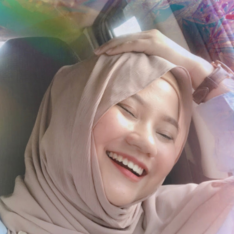 Farah Dafri - 網紅的藏寶箱 