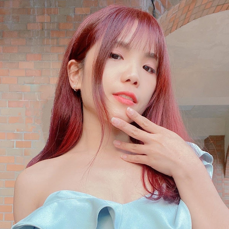 周籽言 - 網紅的藏寶箱 